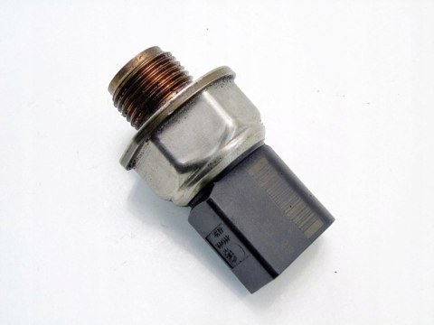 CZUJNIK CIŚNIENIA PALIWA 2.0 TDI AUDI A4 B8 A5 A6 C7 Q5 Q3 CNH 04L906054 CZUJNIK CIŚNIENIA PALIWA 2.0 TDI AUDI A4 B8 A5 A6 C7 Q5 Q3 CNH 04L906054