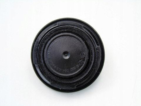 KOREK WLEWU OLEJU 2.0 TDI AUDI A4 B8 A5 A6 C7 Q5 CNH 06K103485A PASSAT B8 KOREK WLEWU OLEJU 2.0 TDI AUDI A4 B8 A5 A6 C7 Q5 CNH 06K103485A PASSAT B8