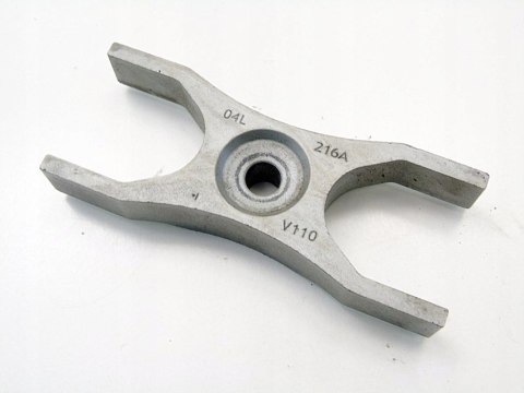 ŁAPA MOCOWANIE WTRYSKIWACZA 2.0 TDI AUDI A4 B8 A5 A6 C7 Q5 CNH 04L216A ŁAPA MOCOWANIE WTRYSKIWACZA 2.0 TDI AUDI A4 B8 A5 A6 C7 Q5 CNH 04L216A
