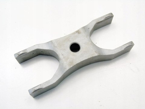 ŁAPA MOCOWANIE WTRYSKIWACZA 2.0 TDI AUDI A4 B8 A5 A6 C7 Q5 CNH 04L216A ŁAPA MOCOWANIE WTRYSKIWACZA 2.0 TDI AUDI A4 B8 A5 A6 C7 Q5 CNH 04L216A