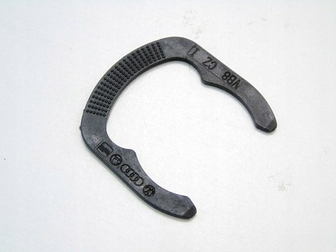 ZAWLECZKA KLIN MOCOWANIE RURKI WODY 1.2 6V FABIA I POLO N9 FOX 03C121142 ZAWLECZKA KLIN MOCOWANIE RURKI WODY 1.2 6V FABIA I POLO N9 FOX 03C121142