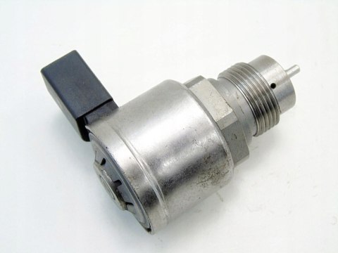 ZAWÓR LISTWY PALIWA 2.0 TDI AUDI A4 B8 A5 A6 C7 Q5 CNH 04L130764C PASSAT B8 ZAWÓR LISTWY PALIWA 2.0 TDI AUDI A4 B8 A5 A6 C7 Q5 CNH 04L130764C PASSAT B8