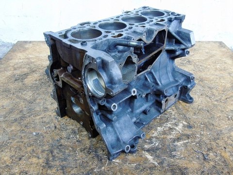 BLOK SILNIKA 1.8 B 16V FORD MONDEO MK3 FOCUS 2 V30 V50 S40 RF1S7G6015AT BLOK SILNIKA 1.8 B 16V FORD MONDEO MK3 FOCUS 2 V30 V50 S40 RF1S7G6015AT