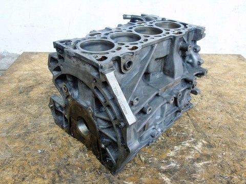 BLOK SILNIKA 1.8 B 16V FORD MONDEO MK3 FOCUS 2 V30 V50 S40 RF1S7G6015AT BLOK SILNIKA 1.8 B 16V FORD MONDEO MK3 FOCUS 2 V30 V50 S40 RF1S7G6015AT