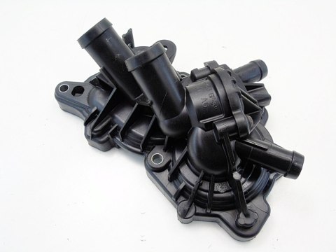 OBUDOWA TERMOSTATU 1.4 TSI TFSI POLO V GOLF 7 AUDI A1 A3 IBIZA 4 LEON OBUDOWA TERMOSTATU 1.4 TSI TFSI POLO V GOLF 7 AUDI A1 A3 IBIZA 4 LEON
