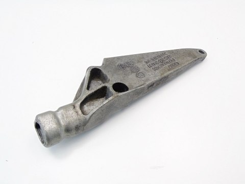 ŁAPA SILNIKA 2.0 20V PASSAT AUDI A4 B6 B7 A6 C5 PASSAT B5.5 8E0199343H ŁAPA SILNIKA 2.0 20V PASSAT AUDI A4 B6 B7 A6 C5 PASSAT B5.5 8E0199343H