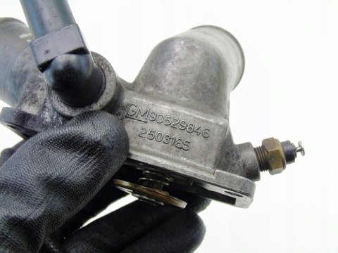 OBUDOWA TERMOSTATU 2.0 DTI OPEL VECTRA C B ZAFIRA ASTRA G SIGNUM 90529846 OBUDOWA TERMOSTATU 2.0 DTI OPEL VECTRA C B ZAFIRA ASTRA G SIGNUM 90529846