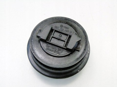 KOREK WLEWU OLEJU 2.0 20V AUDI A4 B6 B7 A6 C5 PASSAT B5 06C103485N KOREK WLEWU OLEJU 2.0 20V AUDI A4 B6 B7 A6 C5 PASSAT B5 06C103485N