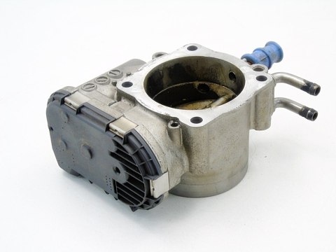 PRZEPUSTNICA 2.4 2.8 3.0 V6 AUDI A4 B6 A6 C5 BDV 078133062B PRZEPUSTNICA 2.4 2.8 3.0 V6 AUDI A4 B6 A6 C5 BDV 078133062B