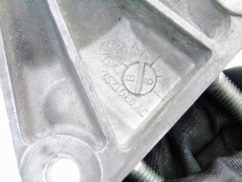 ŁAPA WSPORNIK SILNIKA 2.2 2.0 TDCI FORD MONDEO MK3 XTYPE 4S7Q-6030-AC ŁAPA WSPORNIK SILNIKA 2.2 2.0 TDCI FORD MONDEO MK3 XTYPE 4S7Q-6030-AC
