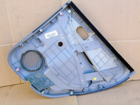 TAPICERKA BOCZEK DRZWI LEWY TYŁ NISSAN ALMERA TINO 2002 2.2 DI TAPICERKA BOCZEK DRZWI LEWY TYŁ NISSAN ALMERA TINO 2002 2.2 DI