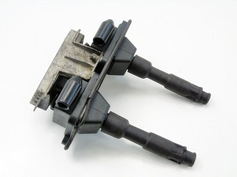 CEWKA ZAPŁONOWA 1.8 20V PASSAT B5 AUDI A4 B5 A6 C4 058905447C CEWKA ZAPŁONOWA 1.8 20V PASSAT B5 AUDI A4 B5 A6 C4 058905447C