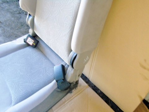 FOTEL TYŁ PRAWY NISSAN ALMERA TINO 2002 2.2 DI FOTEL TYŁ PRAWY NISSAN ALMERA TINO 2002 2.2 DI
