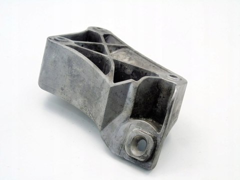 ŁAPA WSPORNIK SILNIKA 3.0 D E39 E46 E38 BMW 330D 530D X5 730D E53 6576 ŁAPA WSPORNIK SILNIKA 3.0 D E39 E46 E38 BMW 330D 530D X5 730D E53 6576