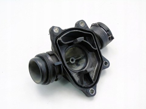 OBUDOWA TERMOSTATU 3.0 D E39 E46 E38 BMW 330D 530D X5 730D E53 OBUDOWA TERMOSTATU 3.0 D E39 E46 E38 BMW 330D 530D X5 730D E53