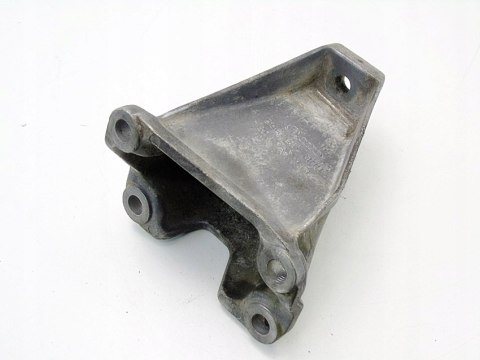 ŁAPA WSPORNIK SKRZYNI BIEGÓW 1.8 20V PASSAT B5 AUDI A4 B5 A6 C4 8D0399113L ŁAPA WSPORNIK SKRZYNI BIEGÓW 1.8 20V PASSAT B5 AUDI A4 B5 A6 C4 8D0399113L