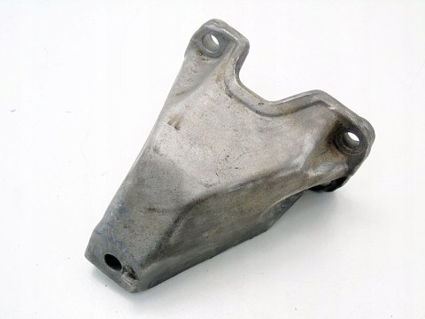 ŁAPA WSPORNIK SKRZYNI BIEGÓW 1.8 20V PASSAT B5 AUDI A4 B5 A6 C4 8D0399113L ŁAPA WSPORNIK SKRZYNI BIEGÓW 1.8 20V PASSAT B5 AUDI A4 B5 A6 C4 8D0399113L