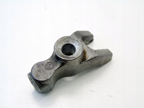 ŁAPKA MOCOWANIE WTRYSKIWACZA 1.9 JTD DOBLO PUNTO STILO BRAVA BRAVO MULTIPLA ŁAPKA MOCOWANIE WTRYSKIWACZA 1.9 JTD DOBLO PUNTO STILO BRAVA BRAVO MULTIPLA