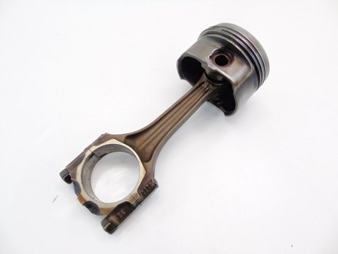 TŁOK KORBOWÓD 1.8 20V PASSAT B5 AUDI A4 B5 A6 C4 8109 027B TŁOK KORBOWÓD 1.8 20V PASSAT B5 AUDI A4 B5 A6 C4 8109 027B