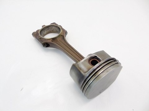 TŁOK KORBOWÓD 1.8 20V PASSAT B5 AUDI A4 B5 A6 C4 8109 027B TŁOK KORBOWÓD 1.8 20V PASSAT B5 AUDI A4 B5 A6 C4 8109 027B