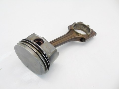 TŁOK KORBOWÓD 1.8 20V PASSAT B5 AUDI A4 B5 A6 C4 8109 027B TŁOK KORBOWÓD 1.8 20V PASSAT B5 AUDI A4 B5 A6 C4 8109 027B