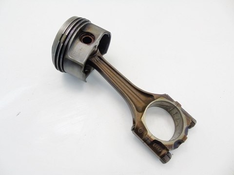 TŁOK KORBOWÓD 1.8 20V PASSAT B5 AUDI A4 B5 A6 C4 8109 027B TŁOK KORBOWÓD 1.8 20V PASSAT B5 AUDI A4 B5 A6 C4 8109 027B