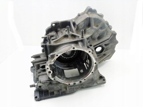 OBUDOWA ŚRODKOWA KOŁO SKRZYNI BIEGÓW AUTOMAT MAZDA 6 5 3 2.0 2.3 FNE2 OBUDOWA ŚRODKOWA KOŁO SKRZYNI BIEGÓW AUTOMAT MAZDA 6 5 3 2.0 2.3 FNE2