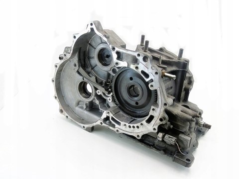 OBUDOWA ŚRODKOWA KOŁO SKRZYNI BIEGÓW AUTOMAT MAZDA 6 5 3 2.0 2.3 FNE2 OBUDOWA ŚRODKOWA KOŁO SKRZYNI BIEGÓW AUTOMAT MAZDA 6 5 3 2.0 2.3 FNE2