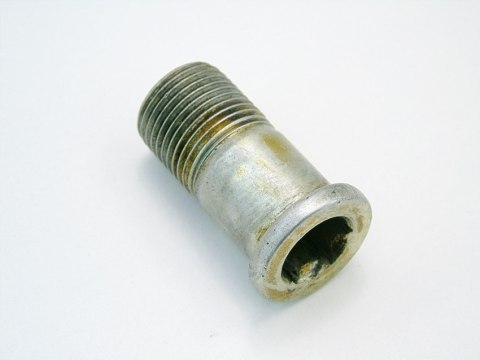 ŚRUBA MOCOWANIA FILTRA OLEJU 1.8 16V ASTRA G VECTRA B ZAFIRA A ŚRUBA MOCOWANIA FILTRA OLEJU 1.8 16V ASTRA G VECTRA B ZAFIRA A