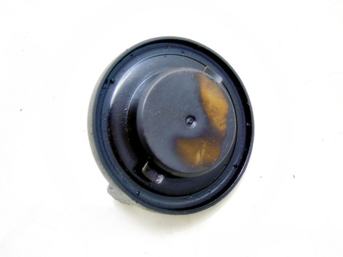 KOREK WLEWU OLEJU 1.6 8V AUDI 80 PASSAT B3 B4 KOREK WLEWU OLEJU 1.6 8V AUDI 80 PASSAT B3 B4