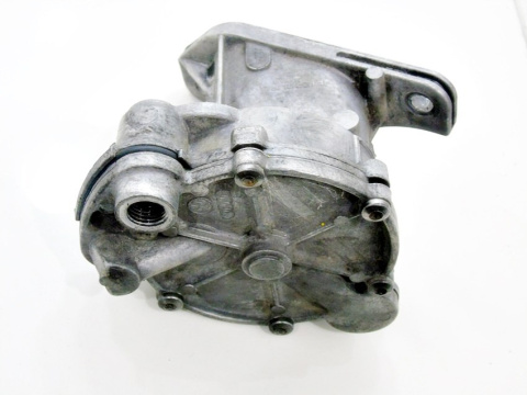 VACU POMPA 075145101A VW LT T4 2.4D 2.5 TDI VACU POMPA 075145101A VW LT T4 2.4D 2.5 TDI
