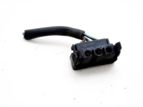 WTYCZKA WIĄZKI KOSTKA 2.6 12V MERCEDES W124 E260 WTYCZKA WIĄZKI KOSTKA 2.6 12V MERCEDES W124 E260