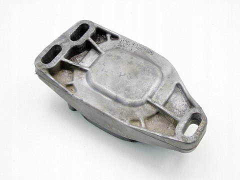 ŁAPA WSPORNIK SILNIKA 1.9 TDI PASSAT B5 AUDI A4 B6 SUPERB 8D0199335Q ŁAPA WSPORNIK SILNIKA 1.9 TDI PASSAT B5 AUDI A4 B6 SUPERB 8D0199335Q