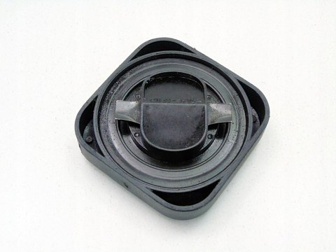 KOREK WLEWU OLEJU SILNIKA 1.8 2.0 i BMW 3 E46 318 CI TI N42 VALVETRONIC KOREK WLEWU OLEJU SILNIKA 1.8 2.0 i BMW 3 E46 318 CI TI N42 VALVETRONIC