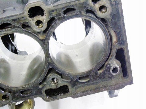 BLOK TULEJE 1.6 16V ASTRA H ZAFIRA B VECTRA C MERIVA 24427722 Z16XEP BLOK TULEJE 1.6 16V ASTRA H ZAFIRA B VECTRA C MERIVA 24427722 Z16XEP