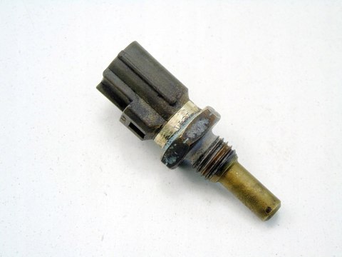 CZUJNIK TEMPERATURY WODY 2.4 D D5 VOLVO XC70 V70 2 3 S60 S80 8653103 CZUJNIK TEMPERATURY WODY 2.4 D D5 VOLVO XC70 V70 2 3 S60 S80 8653103