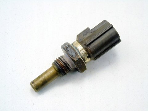 CZUJNIK TEMPERATURY WODY 2.4 D D5 VOLVO XC70 V70 2 3 S60 S80 8653103 CZUJNIK TEMPERATURY WODY 2.4 D D5 VOLVO XC70 V70 2 3 S60 S80 8653103