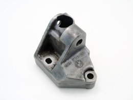 ŁAPA WSPORNIK SILNIKA 2.0 D BMW E46 E39 320 520 318 D 204D1 2247294