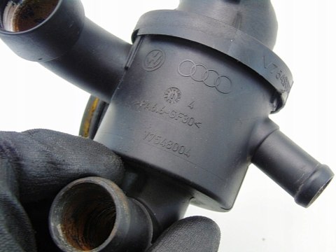 OBUDOWA TERMOSTATU 2.0 TDI A3 Q3 A4 A6 A5 GOLF PASSAT EOS TIGUAN SHARAN OBUDOWA TERMOSTATU 2.0 TDI A3 Q3 A4 A6 A5 GOLF PASSAT EOS TIGUAN SHARAN