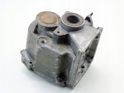 OBUDOWA DEKIEL SKRZYNI BIEGÓW FSO POLONEZ 357438 AK132 OBUDOWA DEKIEL SKRZYNI BIEGÓW FSO POLONEZ 357438 AK132