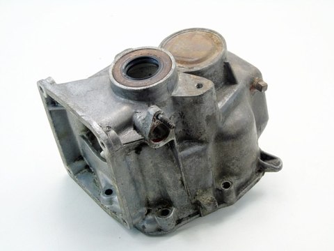 OBUDOWA DEKIEL SKRZYNI BIEGÓW FSO POLONEZ 357438 AK132 OBUDOWA DEKIEL SKRZYNI BIEGÓW FSO POLONEZ 357438 AK132