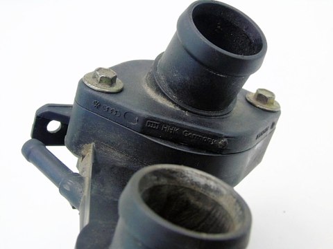 OBUDOWA TERMOSTATU 1.0 MPI LUPO AROSA POLO IBIZA 2 CORDOBA 032121111 OBUDOWA TERMOSTATU 1.0 MPI LUPO AROSA POLO IBIZA 2 CORDOBA 032121111