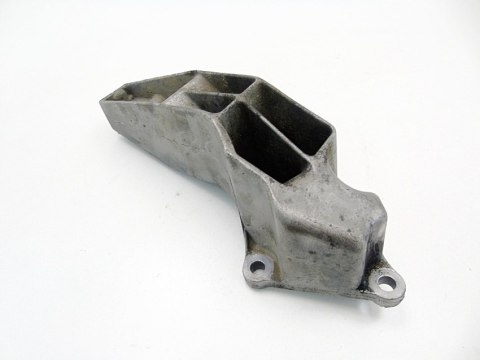 ŁAPA SKRZYNI BIEGÓW AUTOMAT MERCEDES 1.4 1.6 W168 A KLASA VANEO 1682410901 ŁAPA SKRZYNI BIEGÓW AUTOMAT MERCEDES 1.4 1.6 W168 A KLASA VANEO 1682410901