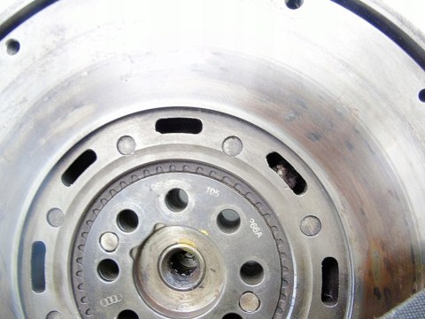 KOŁO ZAMACHOWE DWUMASOWE 2.5 TDI AUDI A4 A6 A8 PASSAT B5 SUPERB 059105266A KOŁO ZAMACHOWE DWUMASOWE 2.5 TDI AUDI A4 A6 A8 PASSAT B5 SUPERB 059105266A