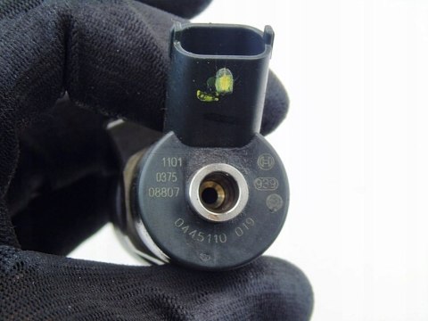 WTRYSKIWACZ 1.9 JTD PUNTO STILO DOBLO PALIO ALFA 147 156 BRAVO 0445110019