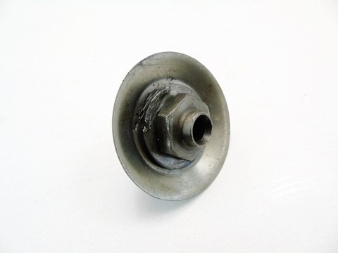 ŚRUBA KOŁA ROZRZĄDU WAŁU KORBOWEGO FIAT 126P 650 MALUCH FSM 126A1.076 ŚRUBA KOŁA ROZRZĄDU WAŁU KORBOWEGO FIAT 126P 650 MALUCH FSM 126A1.076