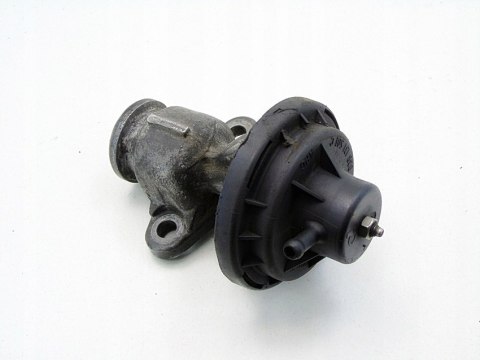 ZAWÓR SPALIN EGR 2.0 SDI GOLF V CADDY III PASSAT B6 LEON BORA 038131501C ZAWÓR SPALIN EGR 2.0 SDI GOLF V CADDY III PASSAT B6 LEON BORA 038131501C