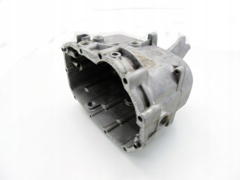 OBUDOWA TYLNA SKRZYNI BIEGÓW 2.0 D BMW E46 E90 M47D20 1053401114 OBUDOWA TYLNA SKRZYNI BIEGÓW 2.0 D BMW E46 E90 M47D20 1053401114