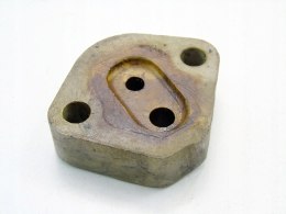 PODSTAWA DYSTANS POMPY PALIWA FIAT 126P 600 MALUCH FIAT 126A000