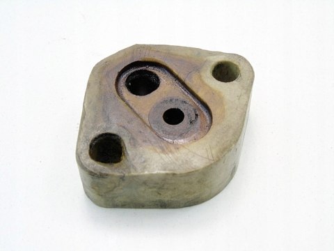 PODSTAWA DYSTANS POMPY PALIWA FIAT 126P 600 MALUCH FIAT 126A000 PODSTAWA DYSTANS POMPY PALIWA FIAT 126P 600 MALUCH FIAT 126A000
